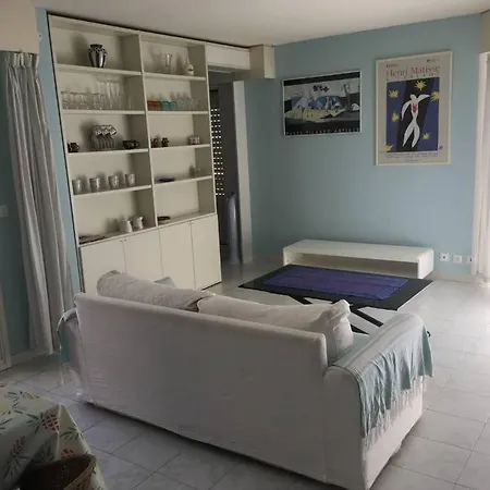 Апартаменты Juan Les Pins,